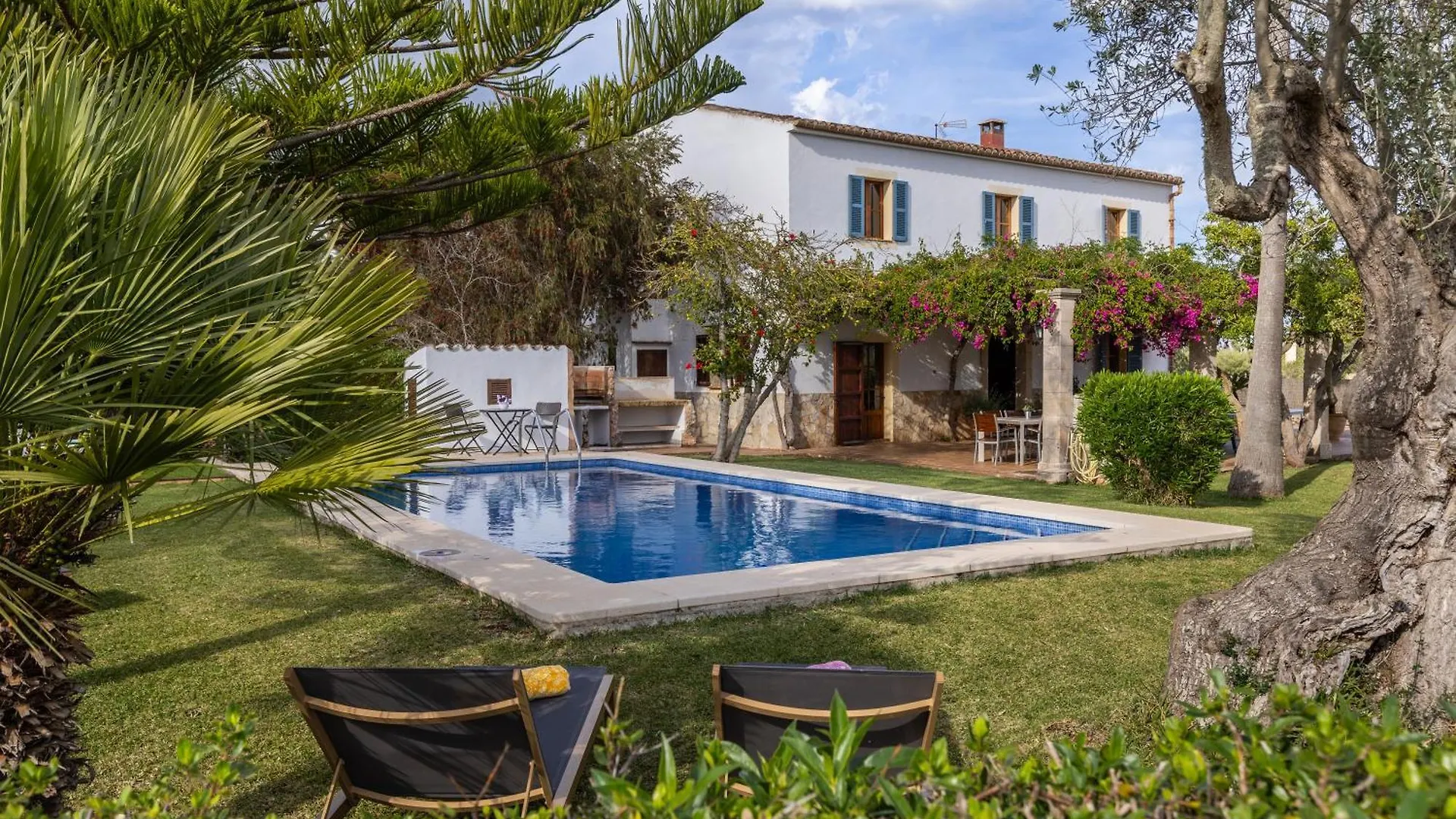 Villa Almadrava - Puerto Pollensa - Llenaire contacts